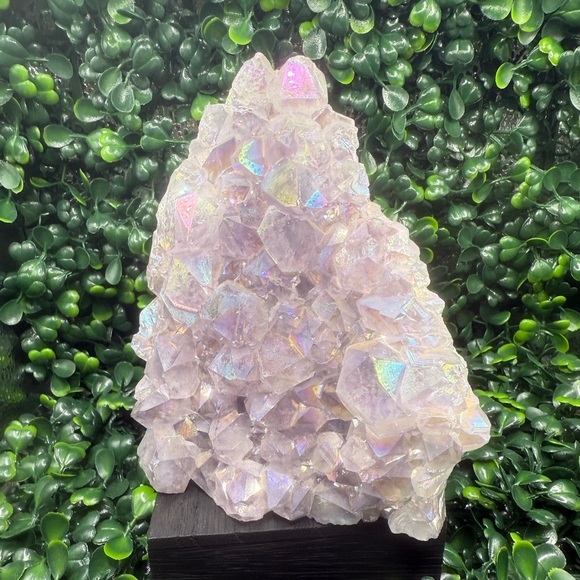 Beautiful Angel Aura, Light Purple Amethyst Cut Base Cluster - Picture 8 of 8